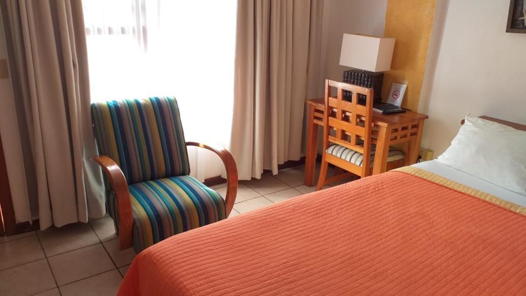 Hotel Y Restaurante Cesar Mariscos テラ エクステリア 写真
