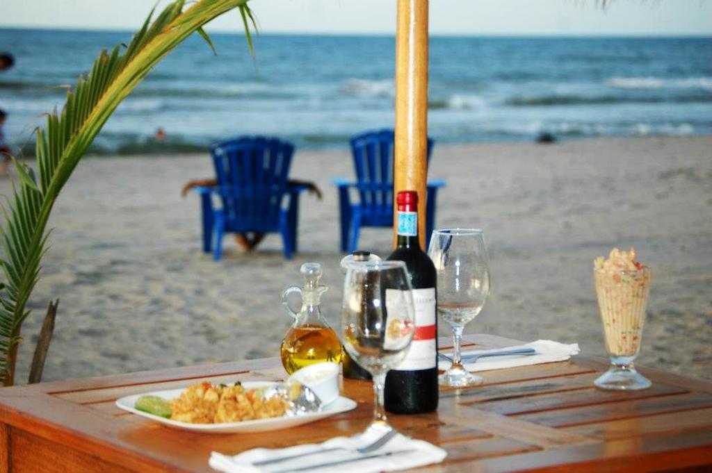 Hotel Y Restaurante Cesar Mariscos テラ エクステリア 写真